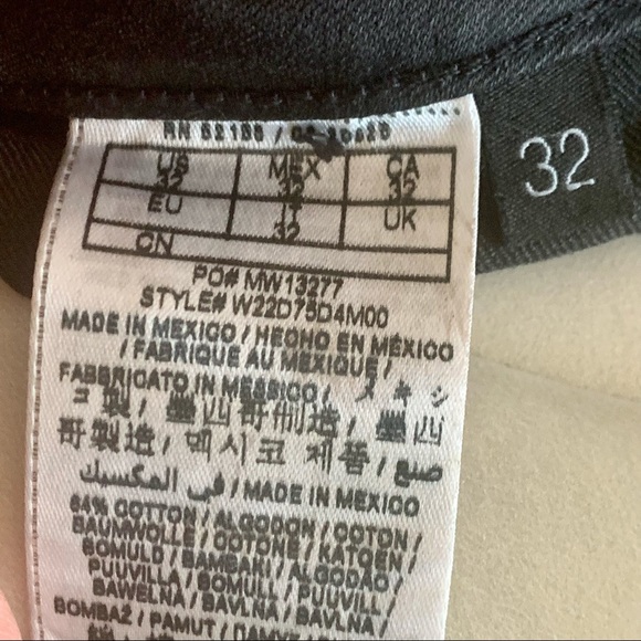 GUESS Waxed Coated 3” Shorts Matte Black Mid-rise Style W22075D4M00 - Picture 4 of 14